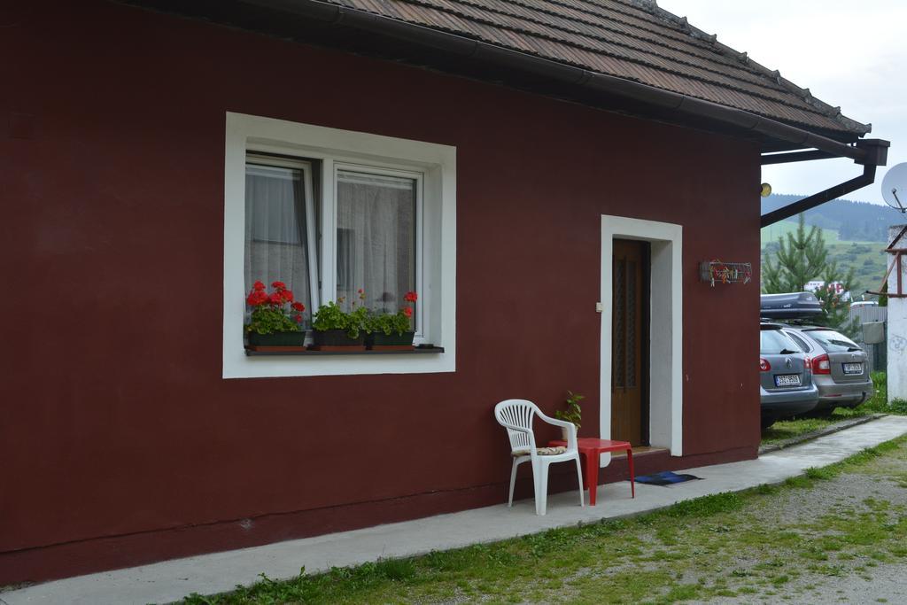 Begonia-Dom S Jednou Spalnou Bešeňová Pokoj fotografie