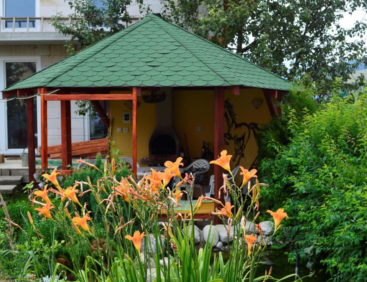 Begonia-Dom S Jednou Spalnou Bešeňová Pokoj fotografie